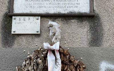 LAPIDE IN MEMORIA DI CARLO POZZETTI E GUGLIELMO GOBBI A MILANO