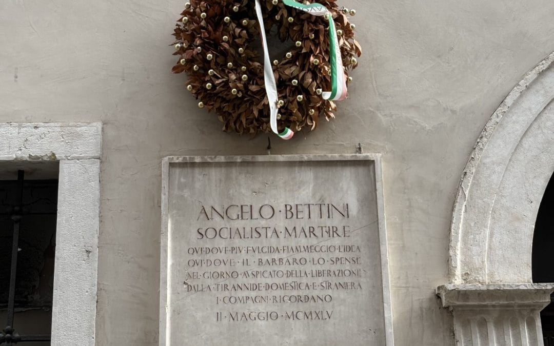 LAPIDE IN MEMORIA DI ANGELO BETTINI A ROVERETO